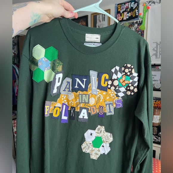 Long Sleeve Tee - Panic in Polkadots - Picture 3 of 13